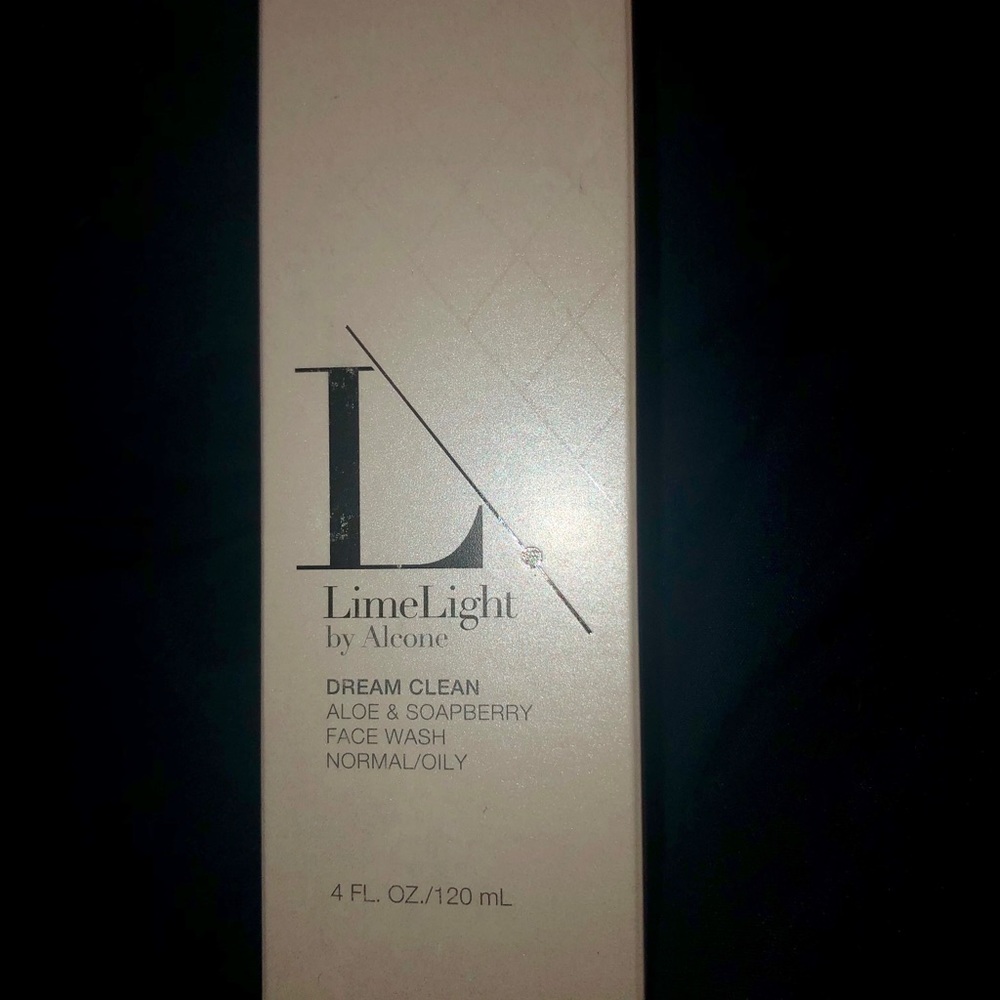 Limelight DreamClean Face Wash